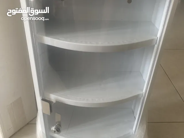 صيدلية منزلية لون ابيض بالكرتون