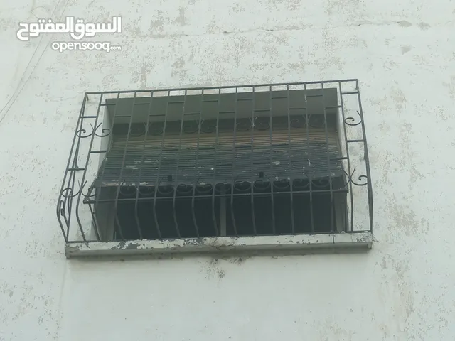 شبابيك حديد*كرياج*حديد ممصديش ياقي مزيان 2نفس العبار 153cm×150cm 1كبير 230cm×150cm