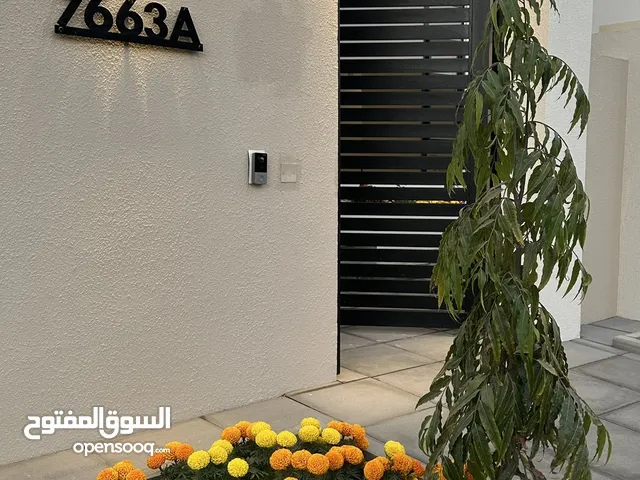 462 m2 5 Bedrooms Villa for Sale in Muscat Al Khoud
