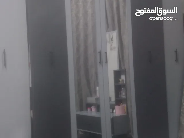 غرفت نوم للبيع نضيفه من النوع الاقتصادي يعني صغيره