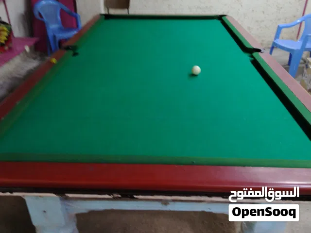 ميز بليارد للبيع نضيف