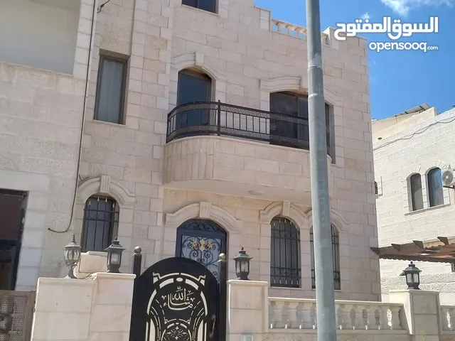 149 m2 4 Bedrooms Villa for Sale in Zarqa Madinet El Sharq