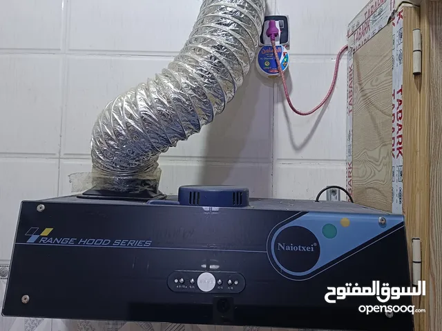 ساحبه مطبخ قليله الاستعمال نضيفه وشغاله
