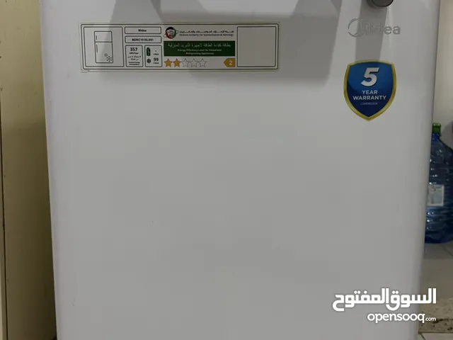 فريزر من ماركة ميديا بسعة 90 لتر بحالة جيدة مع كفالة بيست اليوسفي