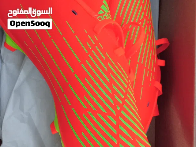 جوتي اديداس (2025) للمعشپ الطبيعي اللون البرتقالي و الاخضر غير مستخدم قياس 45 قابل للتفاوض ف السعر