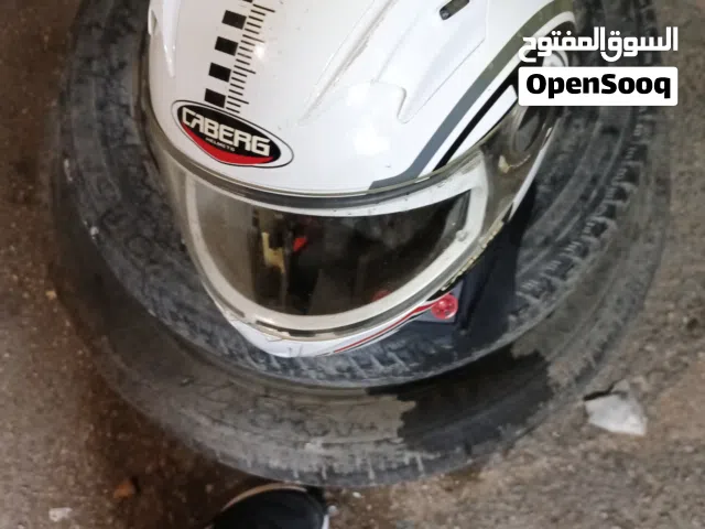 خوذة مستعملة بدها شغل من جوا