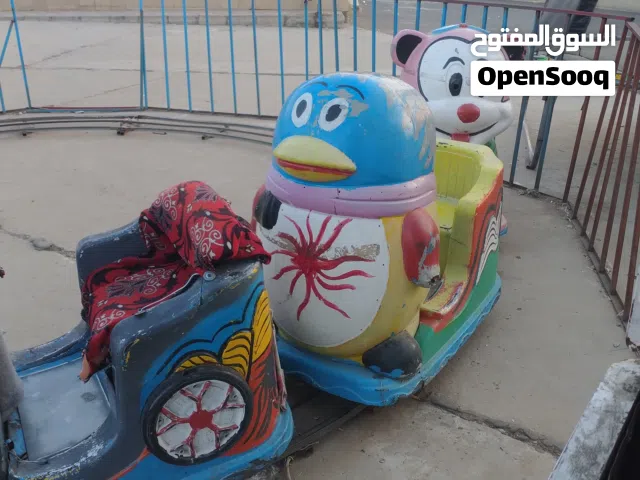 قطار كهربائي ثلاث عربات العاب حديقه الموقع صنعا جوله عصر المبلغ 250الف فقط وهي قيمه الدينمه والجهاز