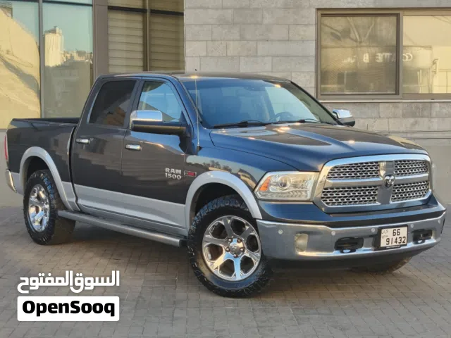 2015 دودج رام Laramie