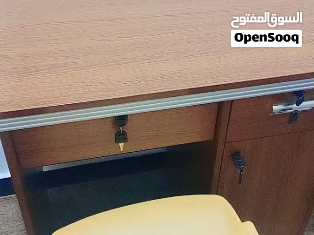 ميز مكتب جديد