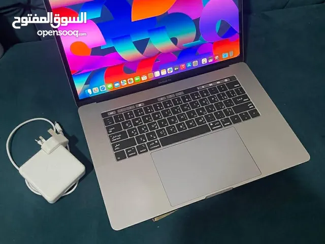ماك بوك برو ريتينا بمعالج إنتل كور i9 وذاكرة 32GB RAM ومساحة تخزين SSD بسرعة عالية بسعة 500GB، ويحتو