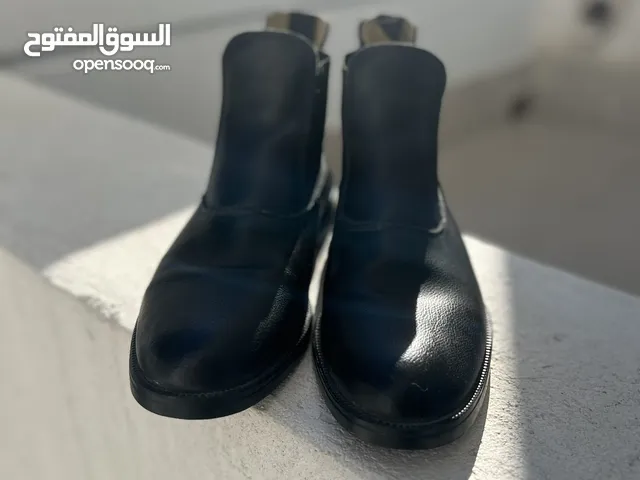 44 Sport Shoes in Mubarak Al-Kabeer