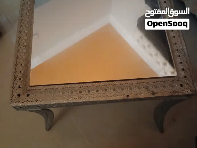 طاولة للبيع