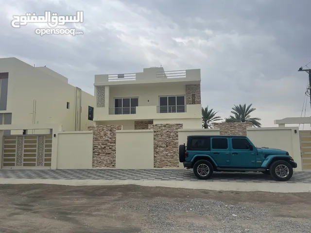 352 m2 5 Bedrooms Villa for Sale in Al Batinah Barka