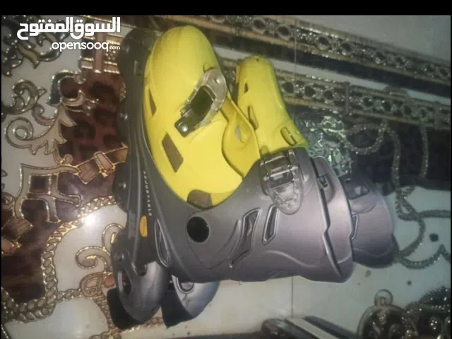 للبيع حذاء تزلج Inline Skates) بحالة ممتازة استخدام خفيف جدا .