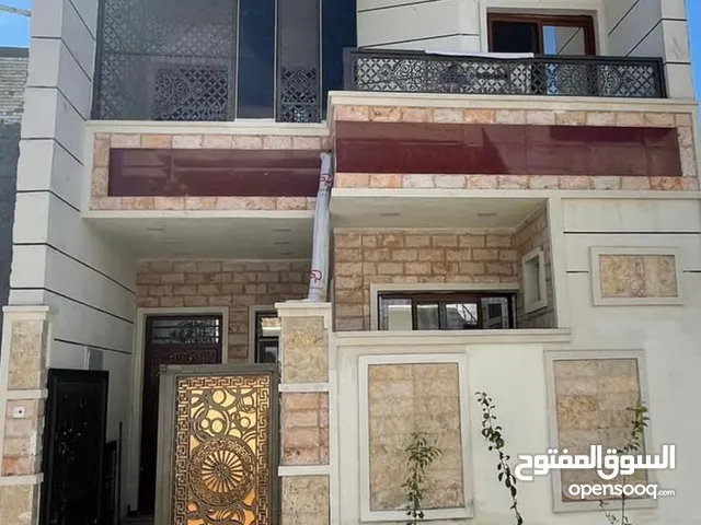100m2 4 Bedrooms Townhouse for Sale in Baghdad Other