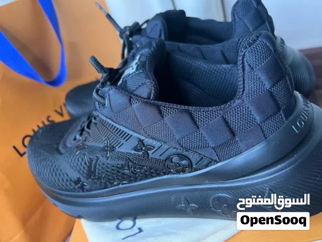 حذاء LV (Louis Vuitton)