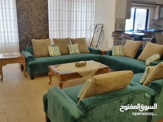 شقة مفروشة للايجار في عمان منطقة. الجبيهة منطقة هادئة ومميزة جدا