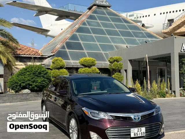 2014 تويوتا افالون Limited