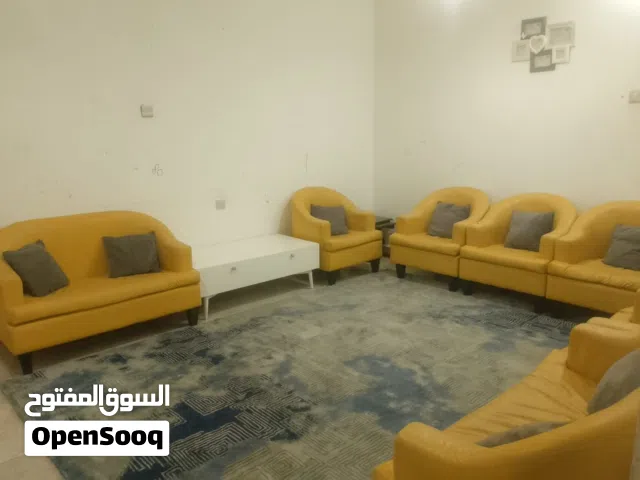 كراسي، سرير شخص ونصف، سرير طابق ثاني مع أدراج، سرير طفلة