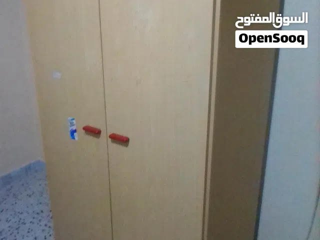 دولاب الملابس فردي ايطالي الصنع 250 د ولصق في مرايه