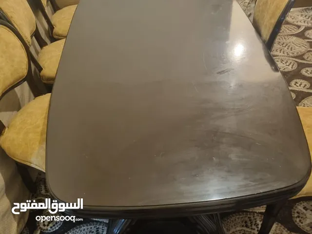 طاولة سفره بحاله جيده 6 كراسي في تنين زياده