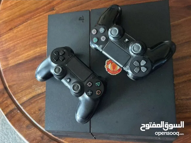 بلايستيشن 4 شبة جديد نظيف 100٪ وعلية ظمان