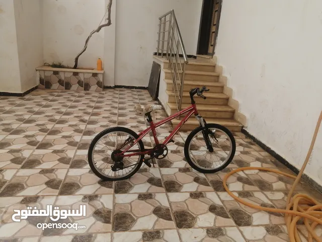 سياره مستعملة نضيفه السعر 250 السياره والدراجه 200