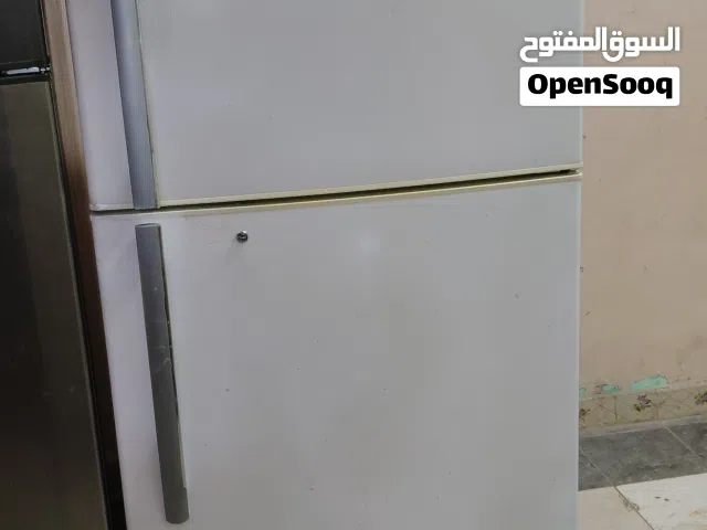 نبيع ثلاجه هيتاشي 24 قدم بحاله ممتازه