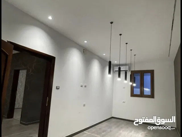 شقة مكتبية للشركات في زناتة الجديدة بمبني مجهز بالمولد الكهربائي والاسنسير وكله شركات
