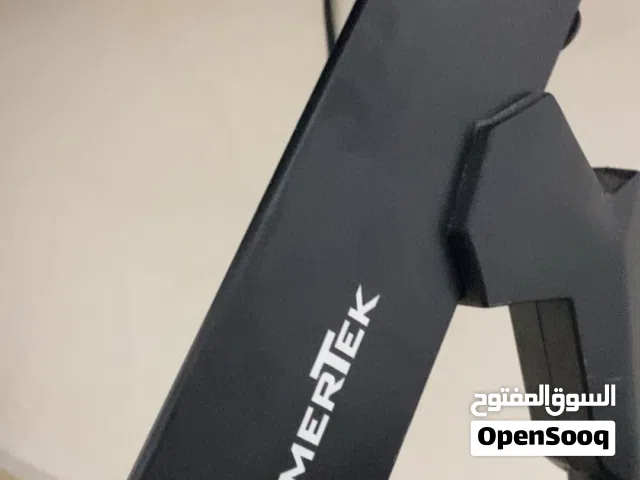 طاوله قيمنق نضيفه جد