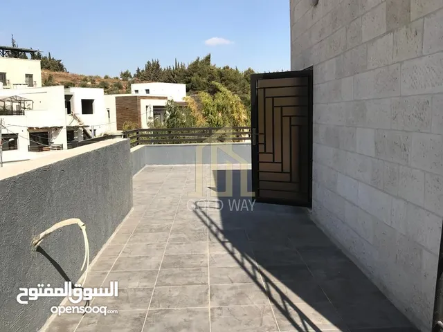في أجمل ضواحي ناعور فيلا متلاصقة مكونة من طابقين بتشطيب فاخر وسعر مميز / ref 9261