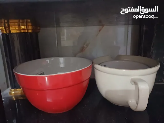 أدوات مطبخ بآلة جديدة كل كارتون يحتوي على أواني بايركس يعني يدخل فرن امان الله كلهم جدد  واكونواعم