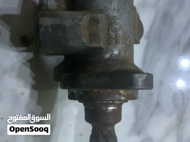 بومبه اسكاتره تحكم في السترسو تيوتا هايلوكس  2010نظيفه وبالظمان