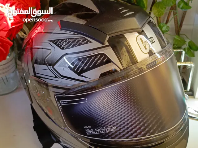 للبيع خوذة دراجة نارية جديدة (COOL SEVEN) خوذة جديدة غير مستخدمة، نوعية مرتبة ومريحة، بيها المواصفات