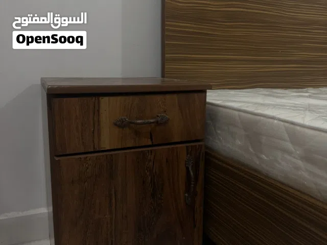 bed with 2 drawers