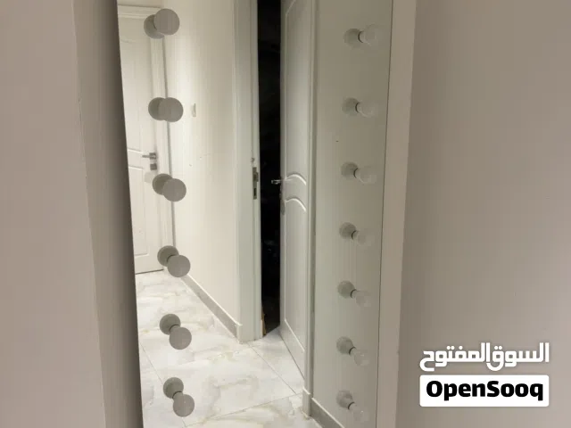 مرايه ب اضاءه بحجم كبير