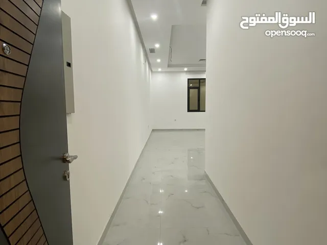 200 m2 4 Bedrooms Apartments for Rent in Al Ahmadi Fintas