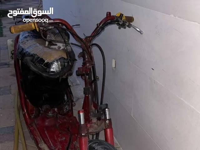 للبيع دراجه بوشراع مايبالها شي بس تبديل كفر التاير الخلفي و تقبيت قزوز ف مخرطه ب50درهم