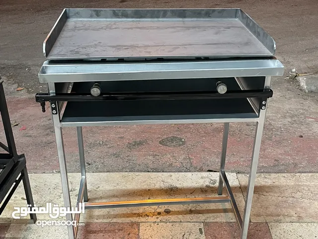 جريل شواء متين مخصص للمطاعم والكافيتيريات والاكشاك بلاطة سمك 6 ميلي ورجلين طولهم 90 سم حتى البلاطة