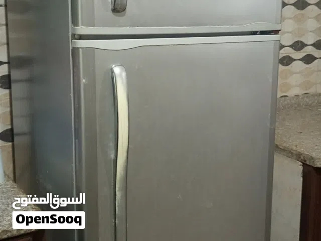 ثلاجة للبيع