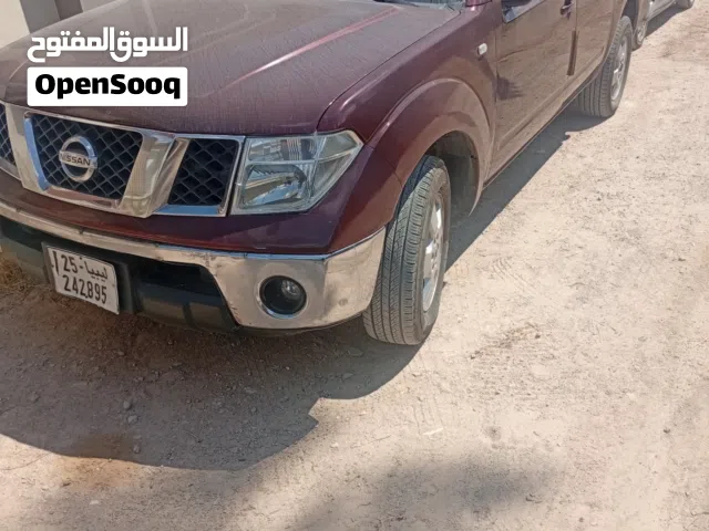 2010 نيسان نافارا DX