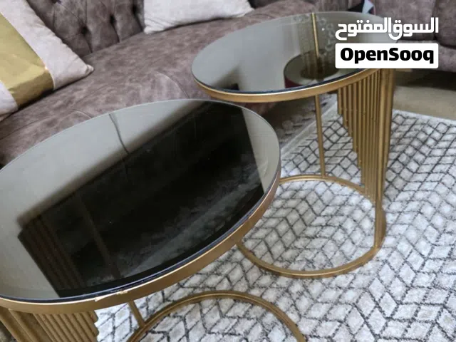 طاولات لغرفة الضيوف وكالة