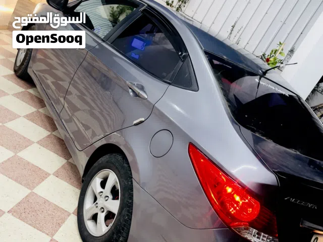 2014 هيونداي اكسنت Standard