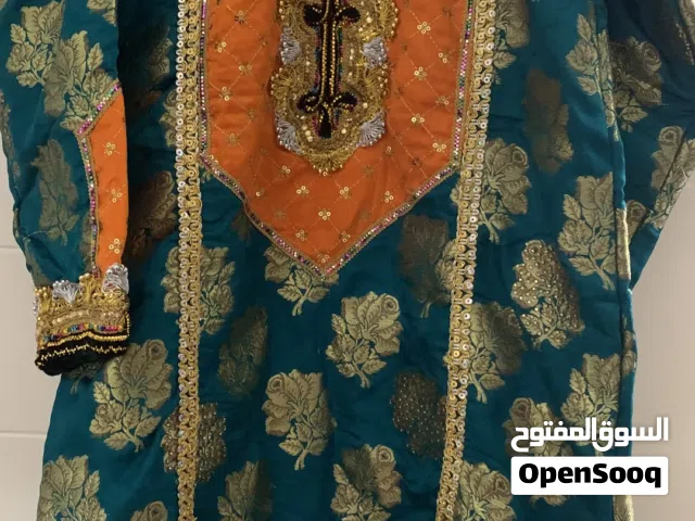 لبس عماني تقليدي خياطة يدويه ونظيف جدا جدا