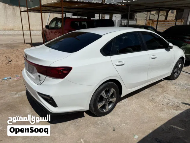 سيراتو 2019 خليجي رقم بصره بيها حادث الباب الخلفي جهه العبري مبدل اصلي وكاله بدون صبغ والجمالغ كارت