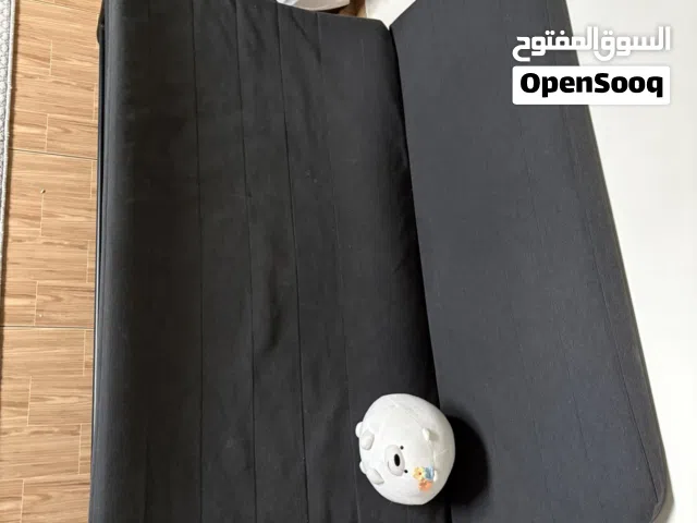 كنبة سرير لون اسود