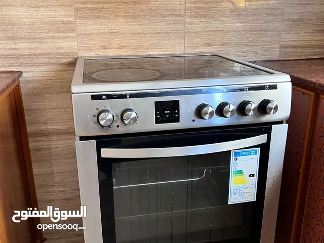 طباخة كهربائية من شركة هوڤر مع الفرن للبيع