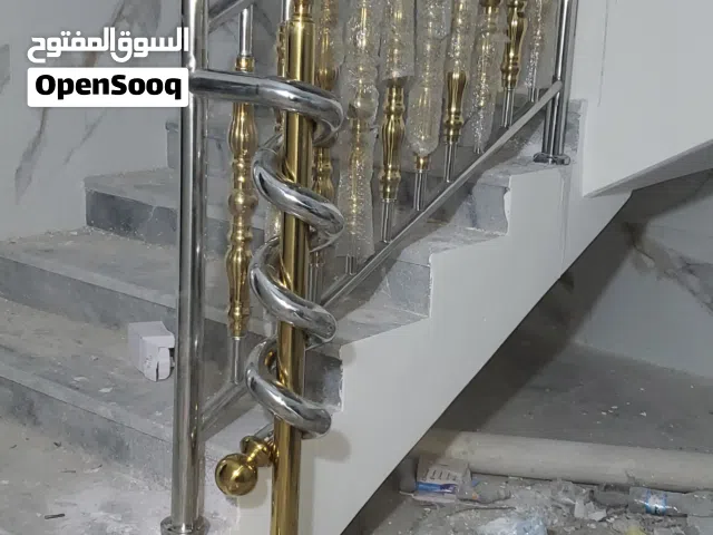 ابو حزام لجميع أعمال الالمنيوم والدربزين والديكور دقه وضمان في العمال والتزام ب المواعيد
