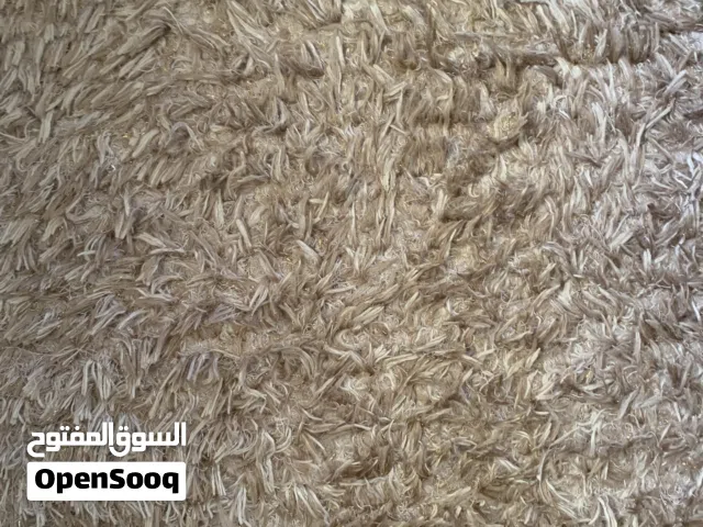 موكيت شاقي عدد 2 للبيع بسعر حرق مقاس الأولى (4*4) والثانية (3.95*4) ،السعر 40 دينار الهم الثنتين
