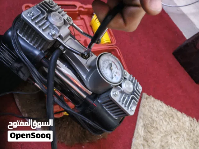 منفاخ سياره شغال ميه لميه ع الفحص وجرب مع صندوقه وعدته وبقوة 2 سلندر